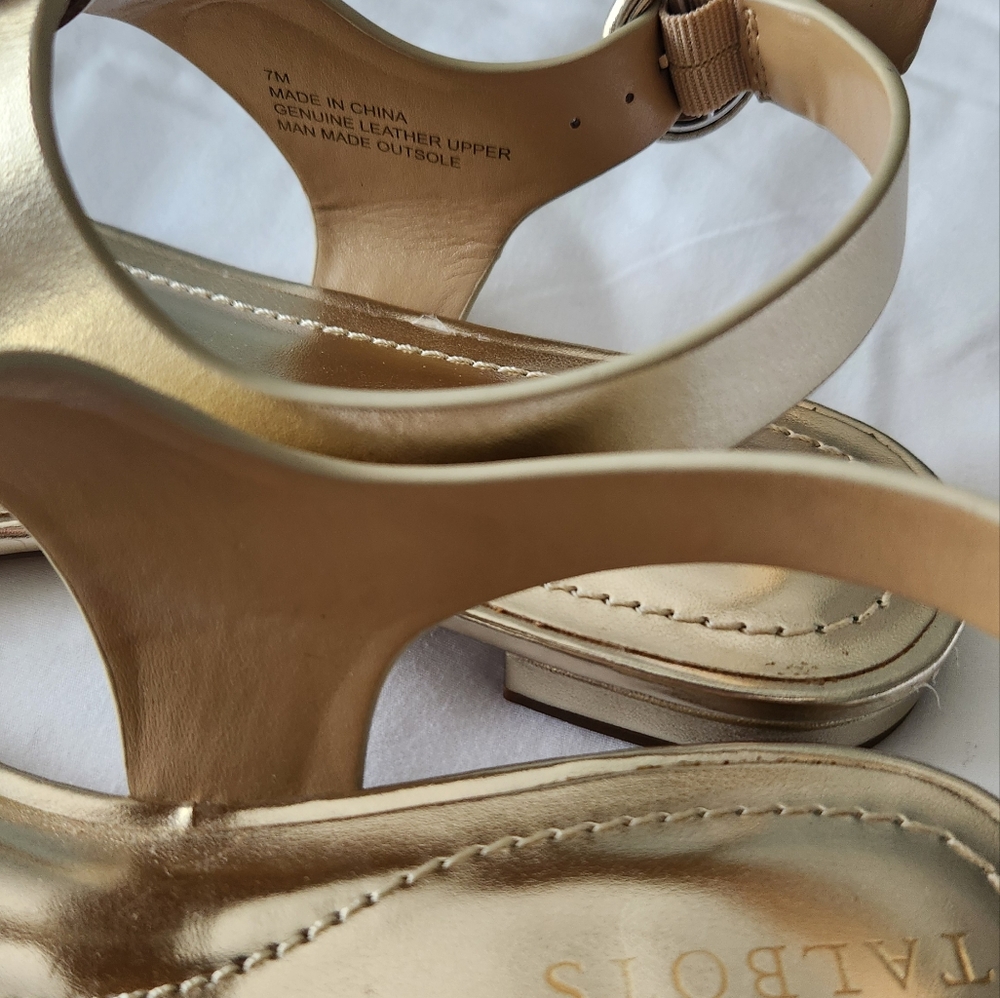 Talbots Gold Leather Sandals With Shell Accents - Like New - Picture 3 of 9